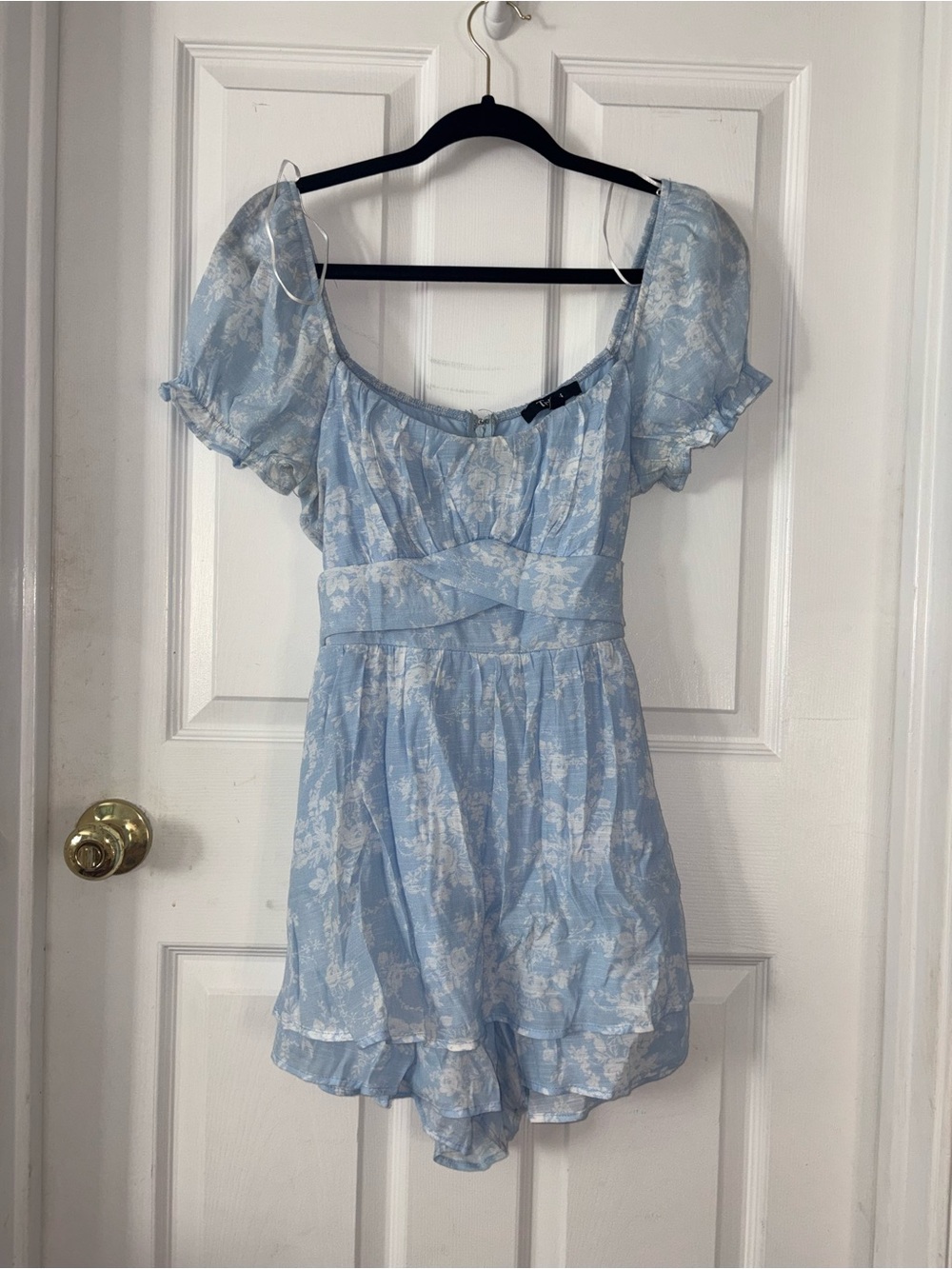 Trixxi/Francesca’s Light Blue Floral Square-Neck Romper